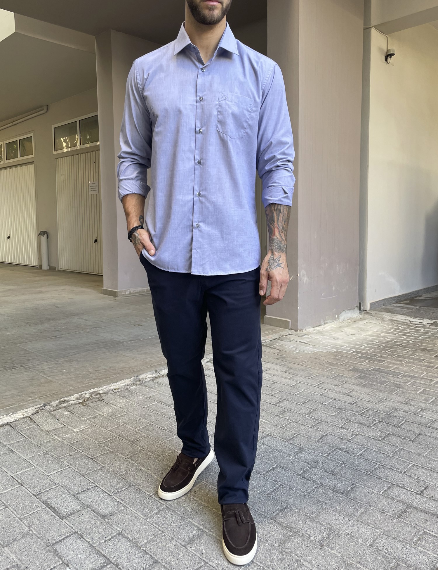 Ανδρικό γαλάζιο πουκάμισο με γιακά και τσέπη στο στήθος 0083G φωτογραφία